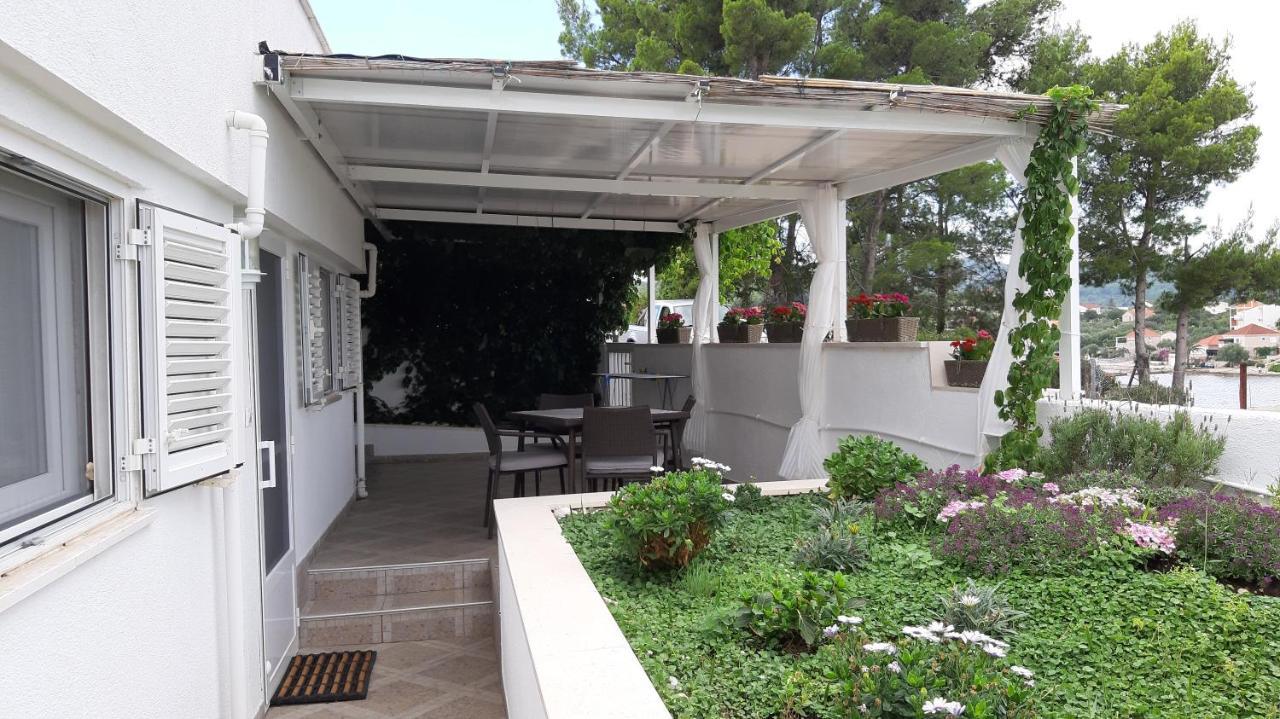 Studio Apartman Kornelija Lumbarda Exterior photo